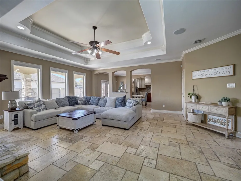 204 Black Diamond Portland, TX 78374