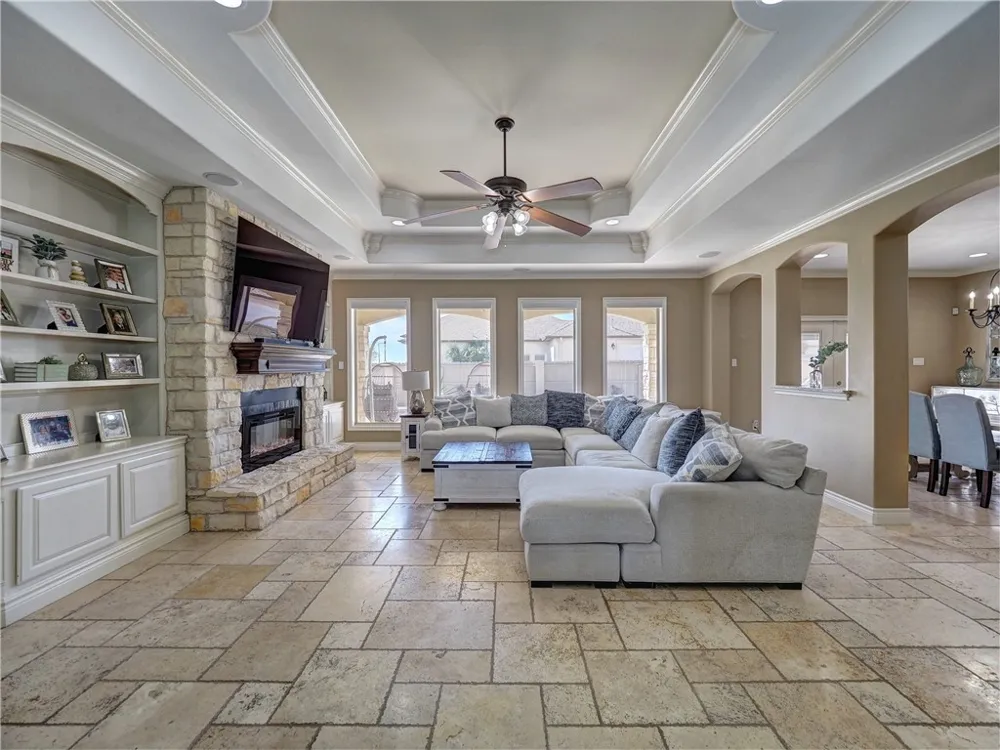 204 Black Diamond Portland, TX 78374