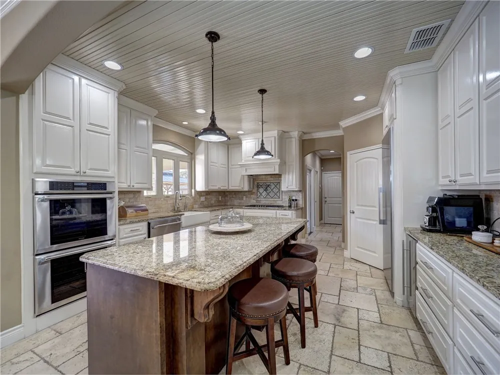 204 Black Diamond Portland, TX 78374