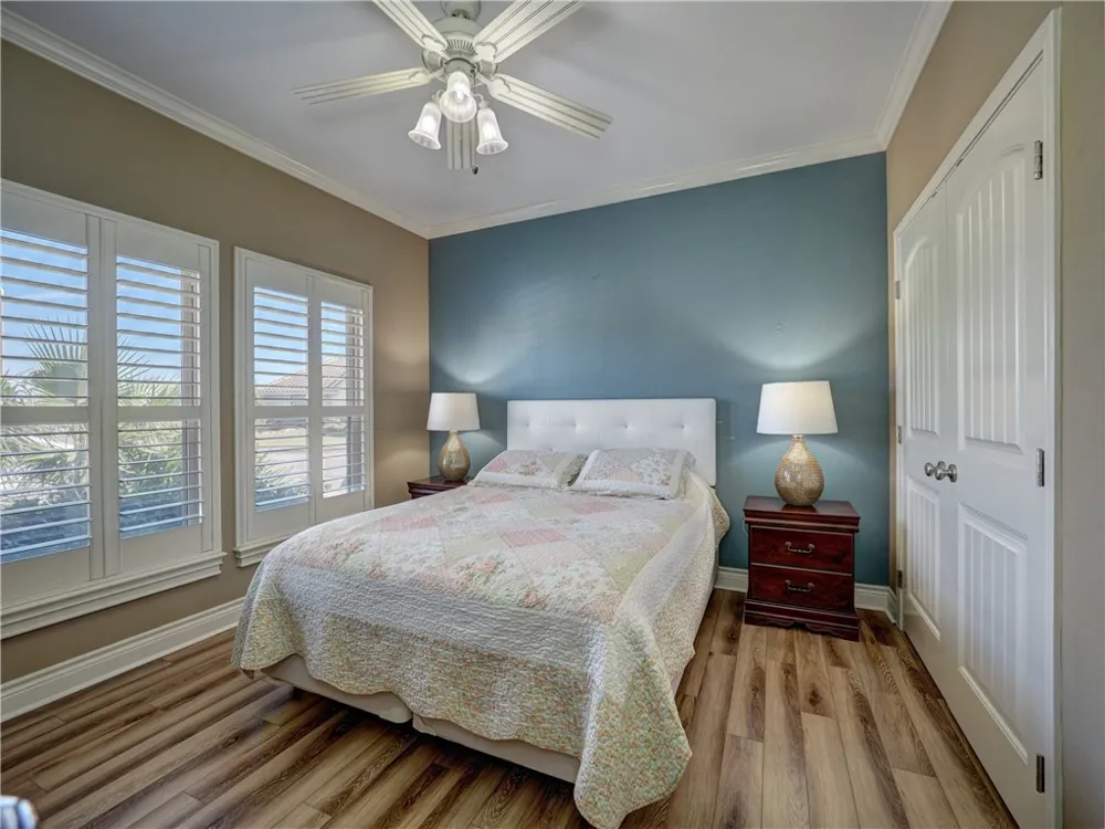204 Black Diamond Portland, TX 78374