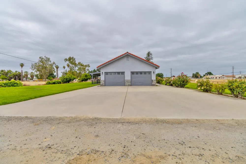 9200 Highway 41 Lemoore, CA 93245