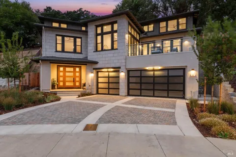22 Oak Knoll Court