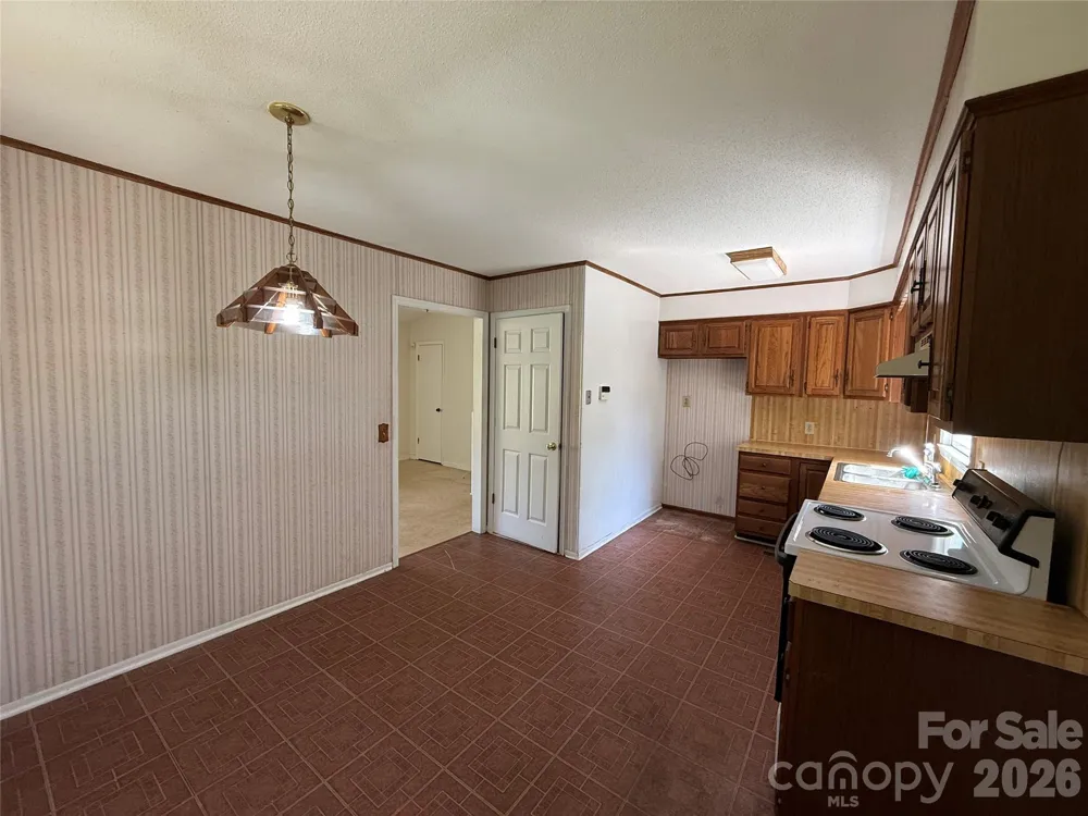 3695 Commanche Court Lenoir, NC 28645