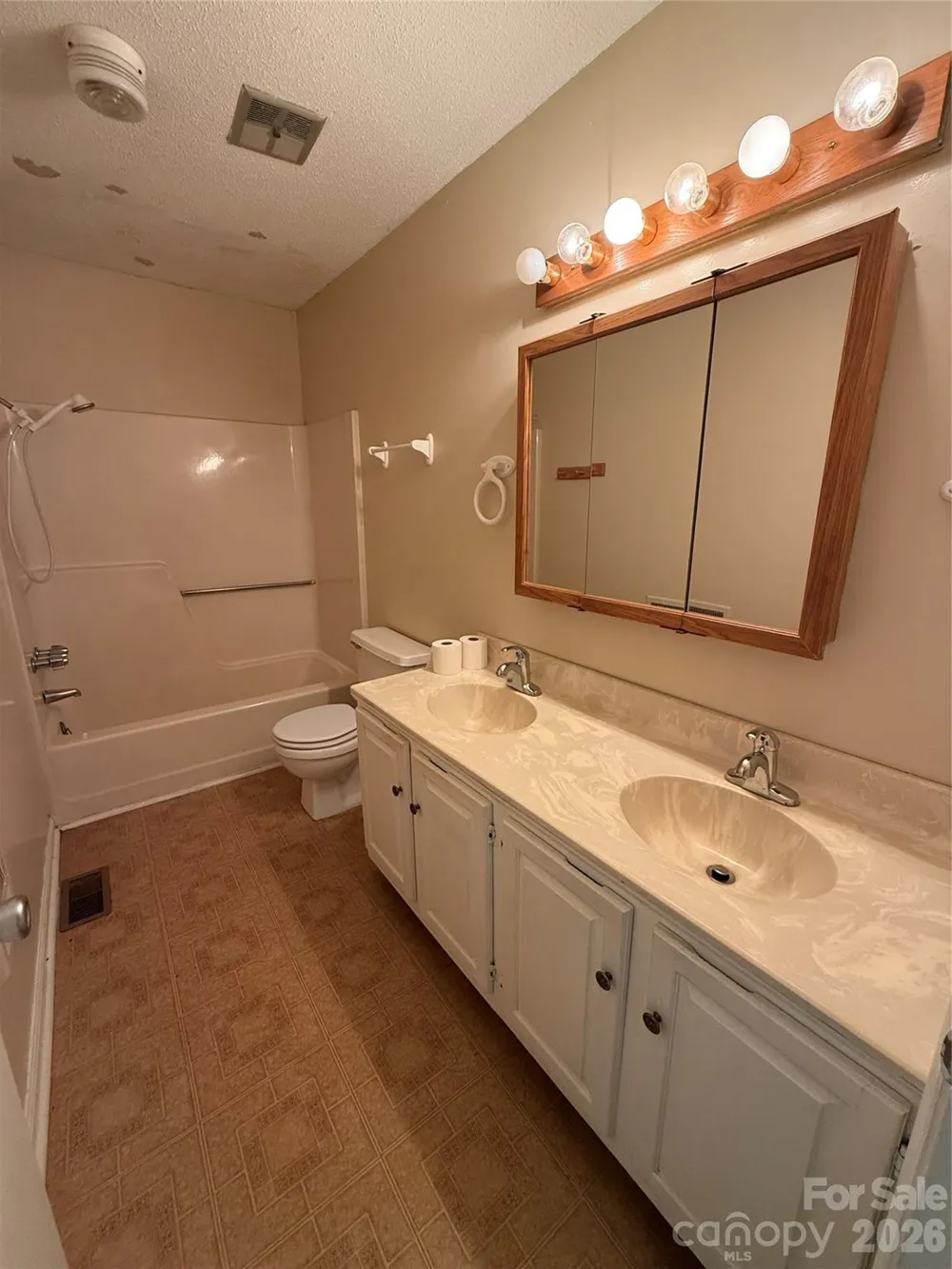 3695 Commanche Court Lenoir, NC 28645