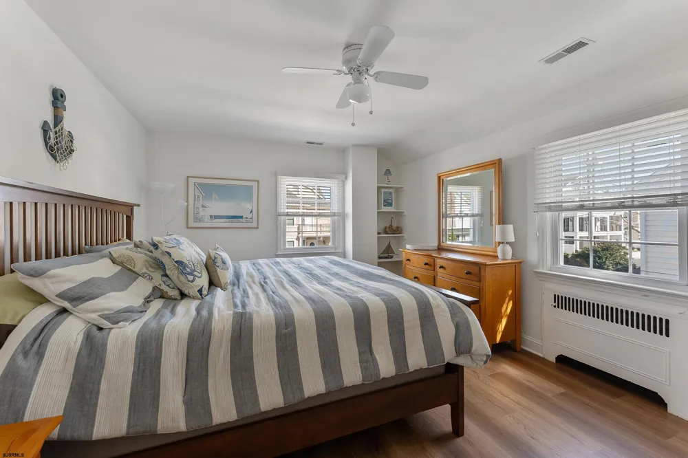 4 S Brunswick Ave Margate, NJ 08402