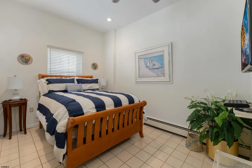 4 S Brunswick Ave Margate, NJ 08402