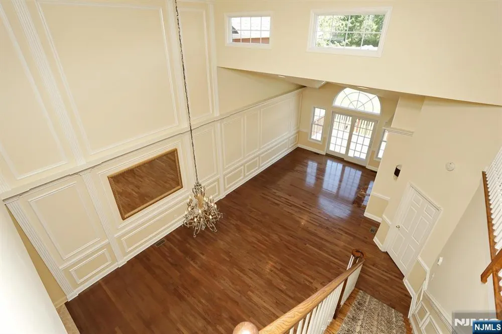 28 Turnberry Lane Hamburg, NJ 07419