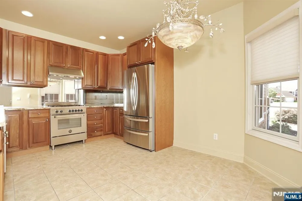 28 Turnberry Lane Hamburg, NJ 07419