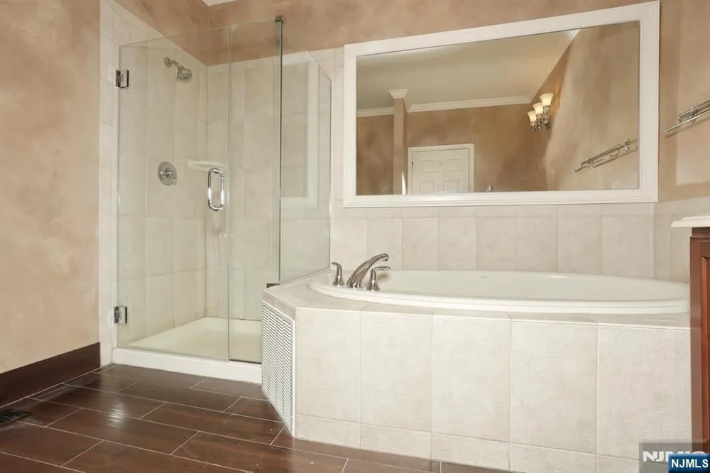 28 Turnberry Lane Hamburg, NJ 07419