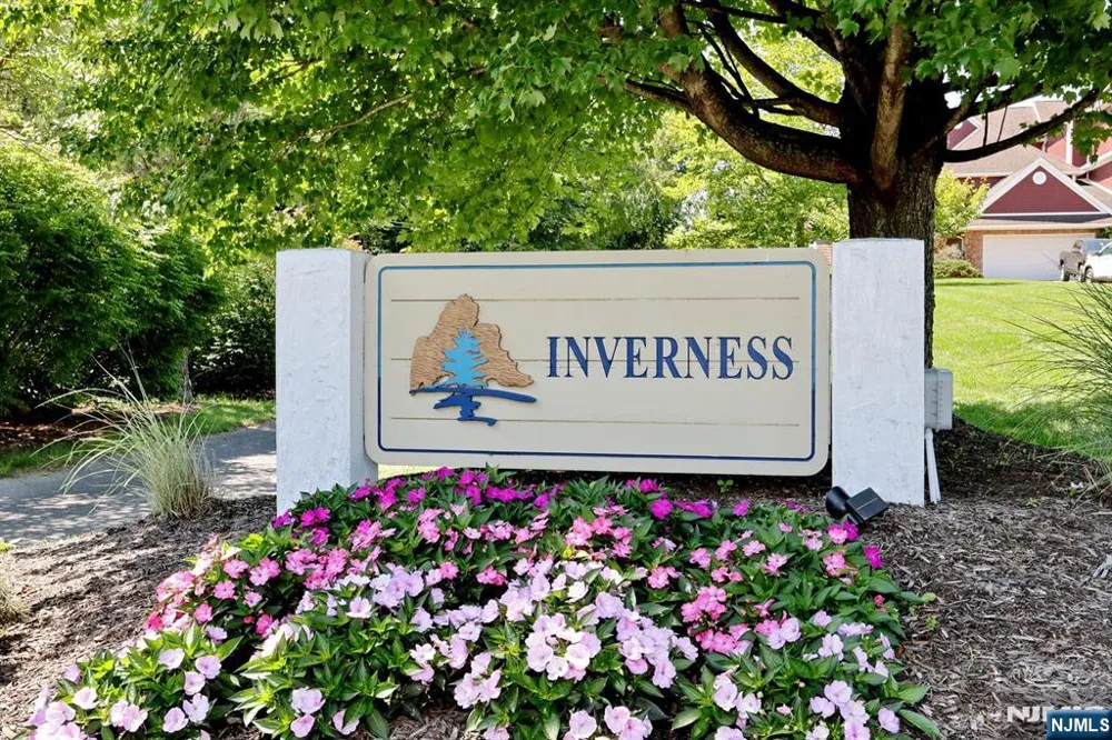28 Turnberry Lane Hamburg, NJ 07419