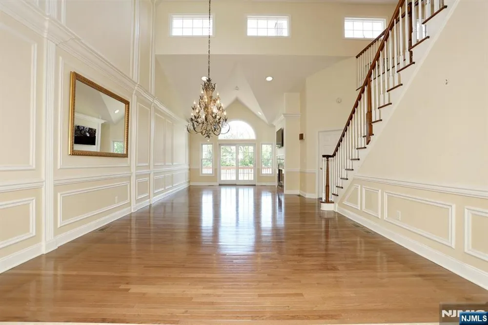 28 Turnberry Lane Hamburg, NJ 07419