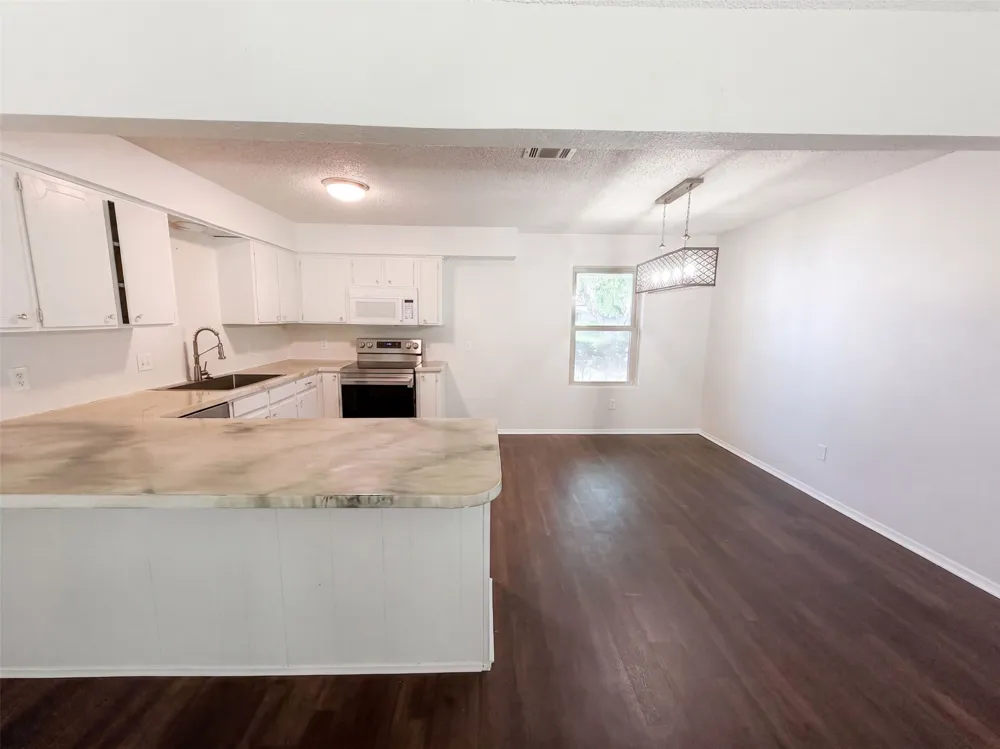 309 Applewood Lane Hewitt, TX 76643