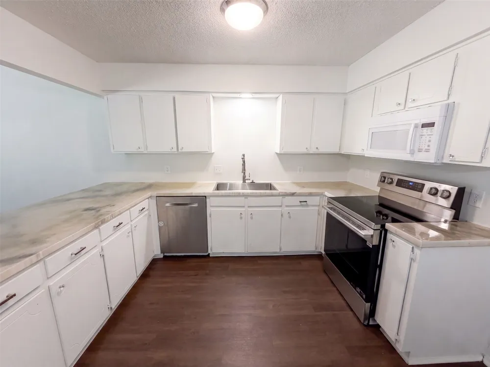 309 Applewood Lane Hewitt, TX 76643