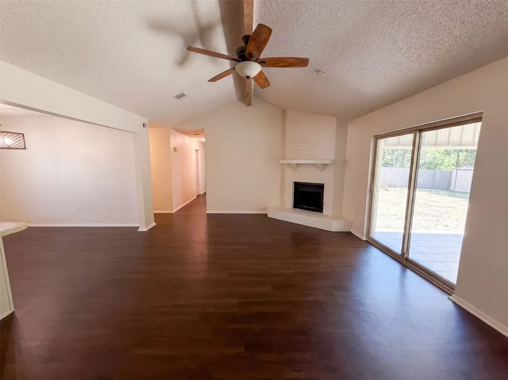309 Applewood Lane Hewitt, TX 76643