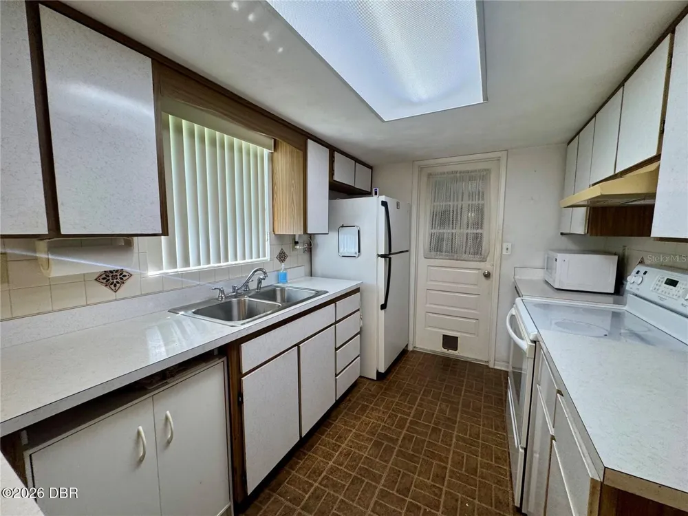 2023 Magnolia Avenue South Daytona, FL 32119