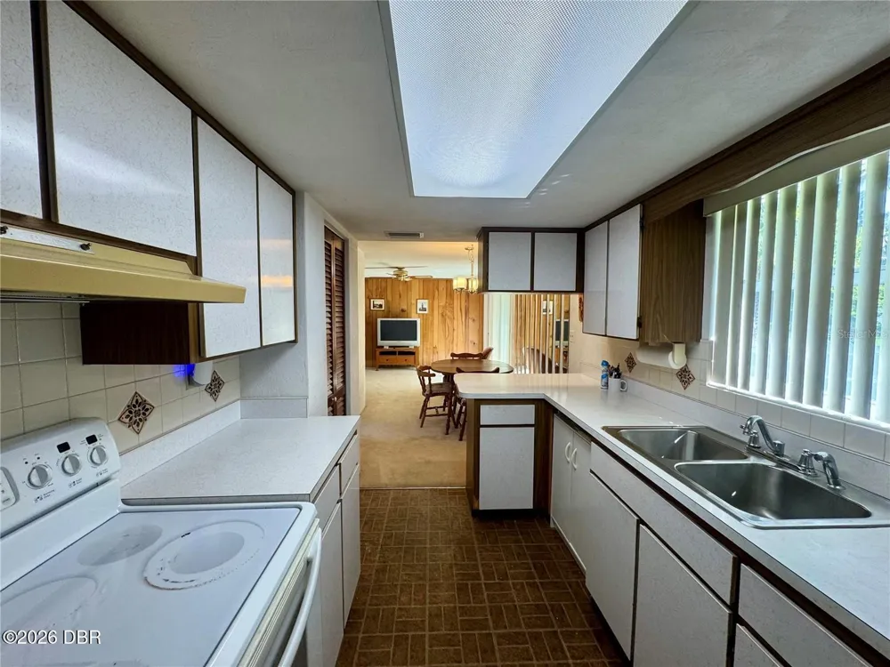 2023 Magnolia Avenue South Daytona, FL 32119