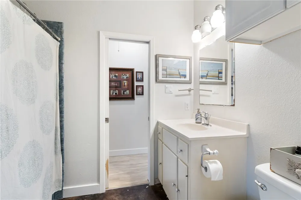 1200 County Road 102 Caldwell, TX 77836
