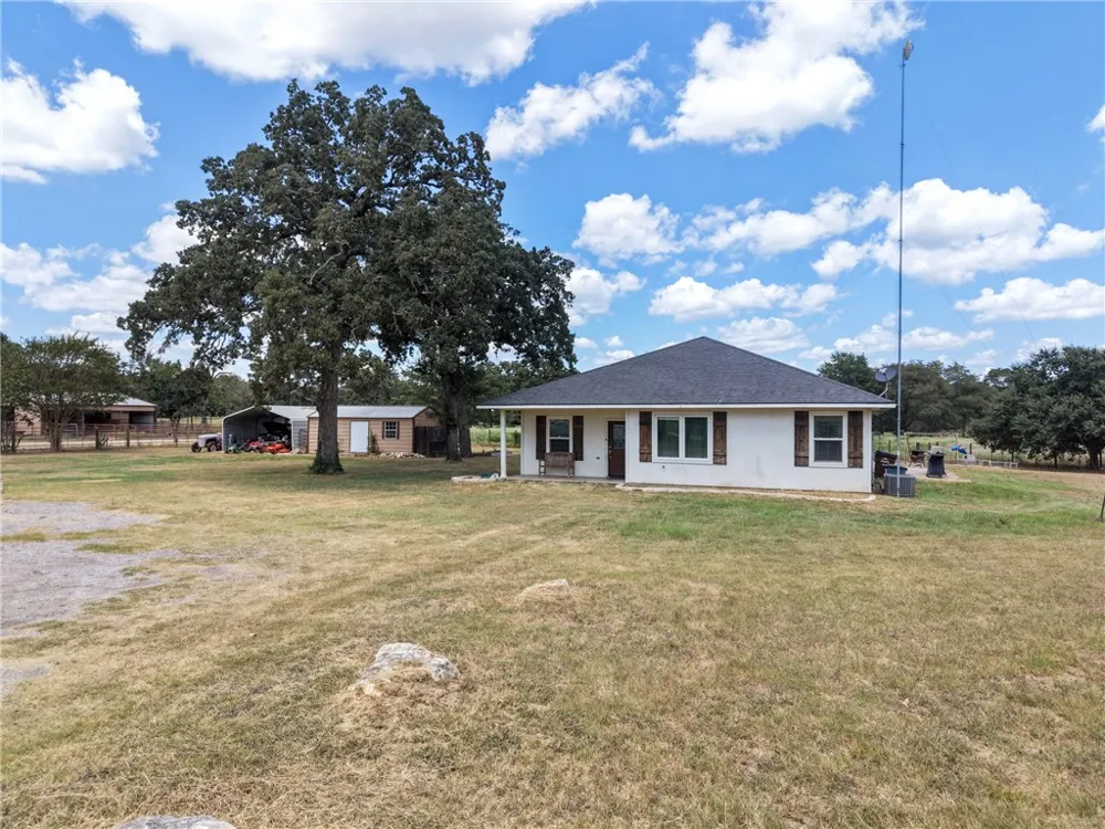 1200 County Road 102 Caldwell, TX 77836