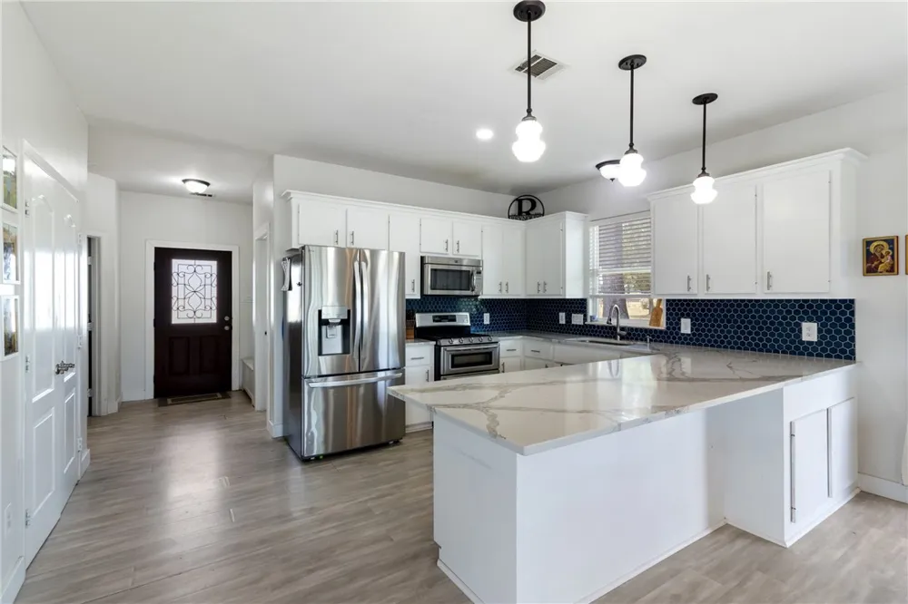 1200 County Road 102 Caldwell, TX 77836