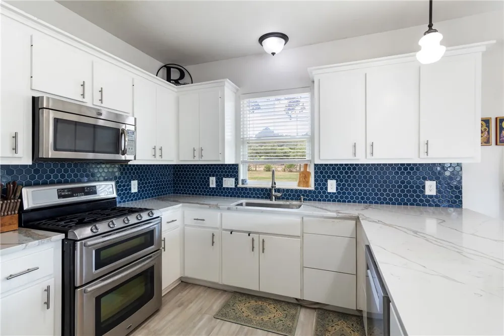 1200 County Road 102 Caldwell, TX 77836