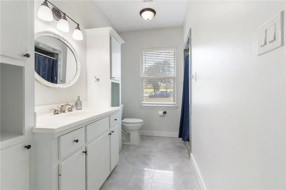 1200 County Road 102 Caldwell, TX 77836
