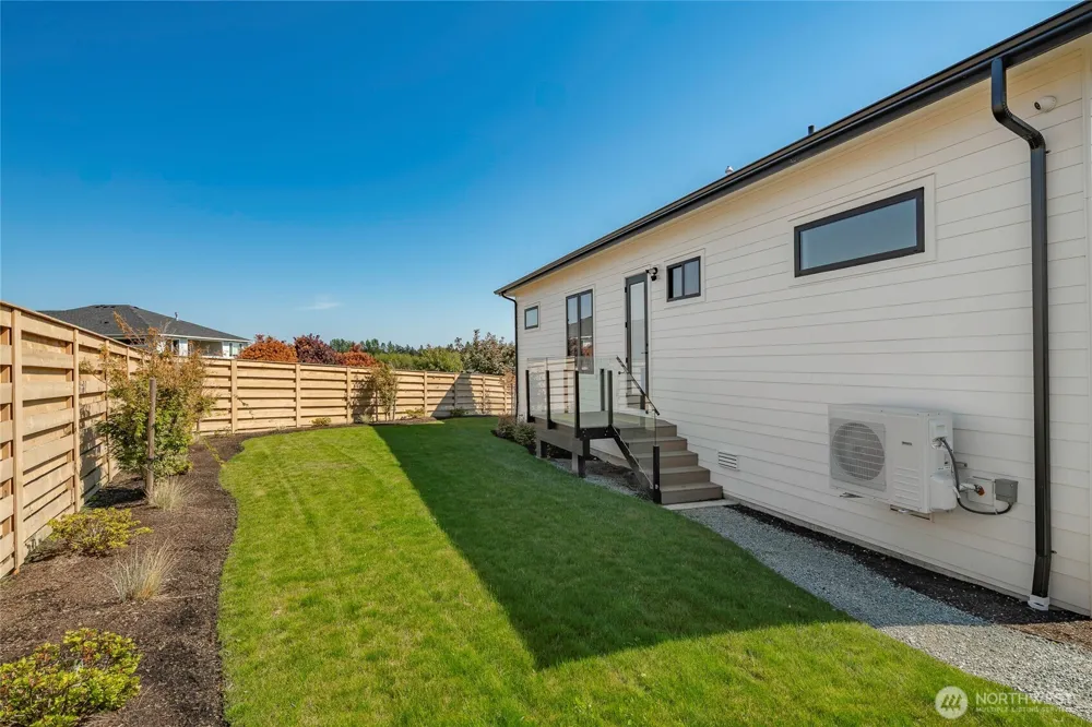 5414 Lasiandra Drive Blaine, WA 98230