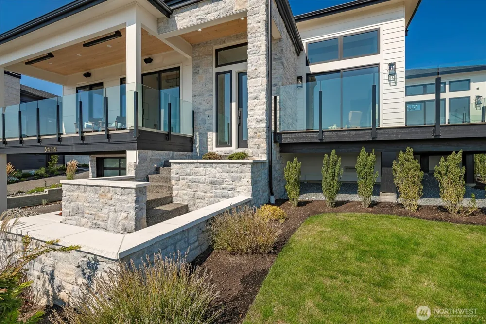 5414 Lasiandra Drive Blaine, WA 98230