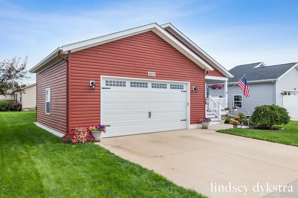 5231 Woodberry Lane Fillmore Township, MI 49423