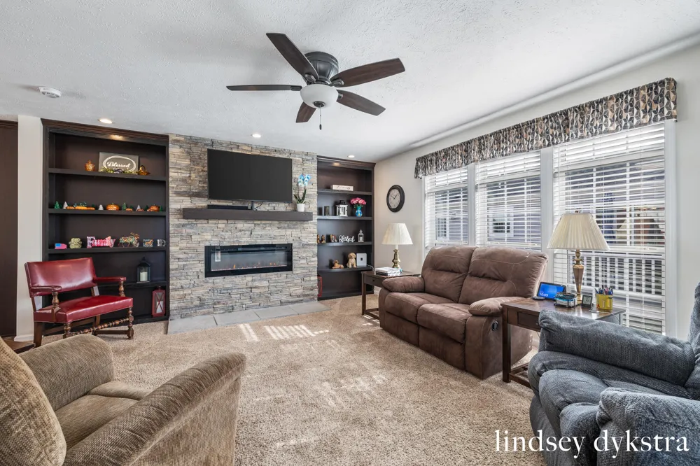 5231 Woodberry Lane Fillmore Township, MI 49423