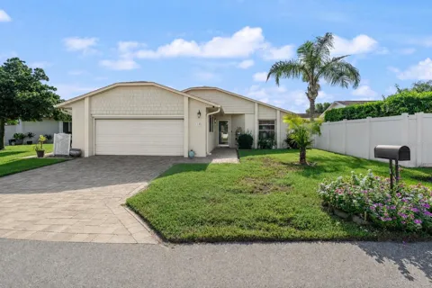 145 MAYFAIR COURT #145