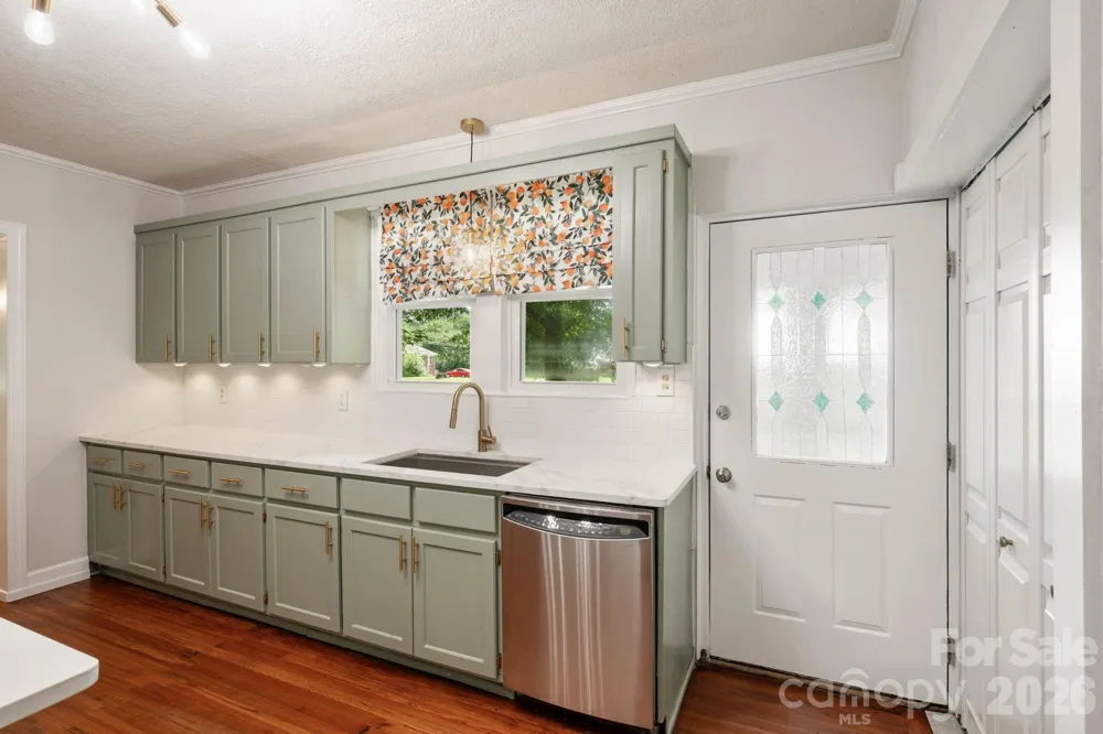 441 8th Avenue Drive NW Hickory, NC 28601