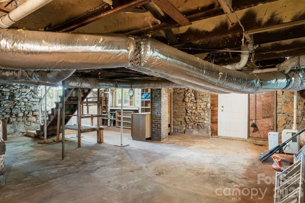 441 8th Avenue Drive NW Hickory, NC 28601