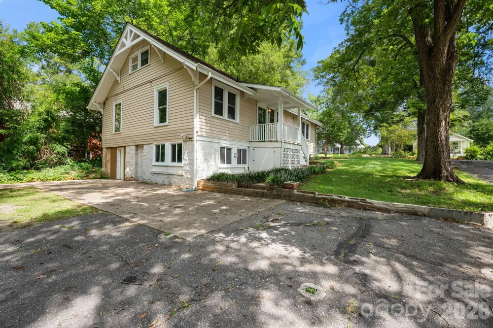 441 8th Avenue Drive NW Hickory, NC 28601