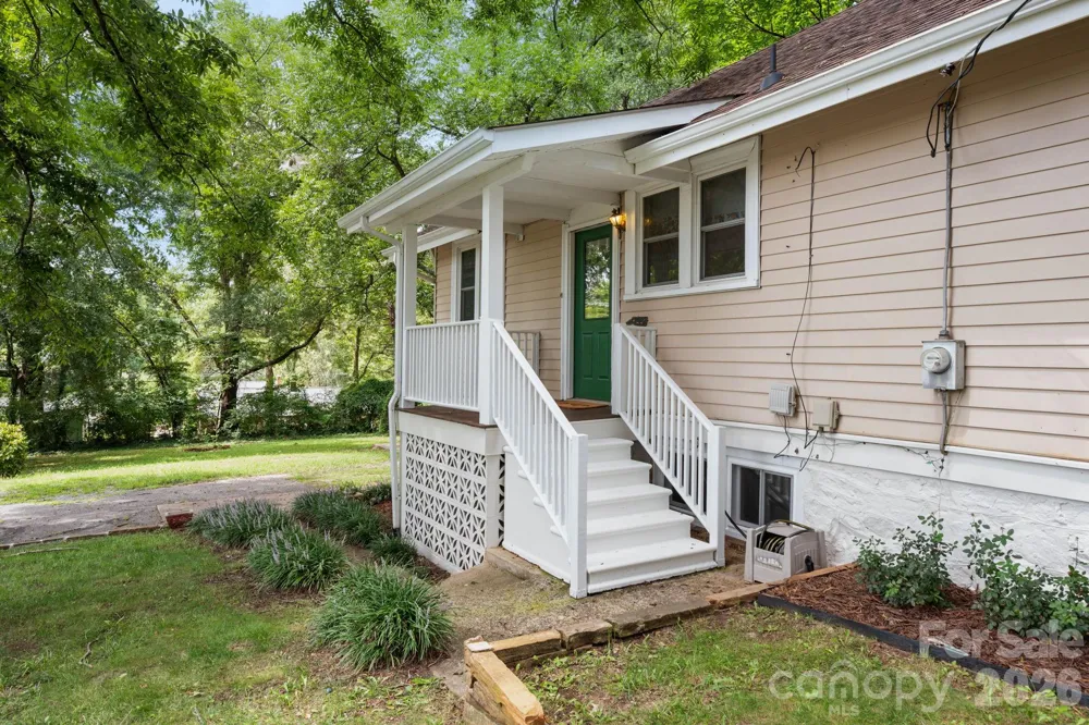 441 8th Avenue Drive NW Hickory, NC 28601