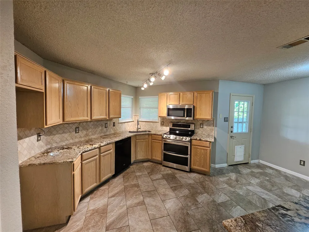 1608 Merritt Drive Mansfield, TX 76063