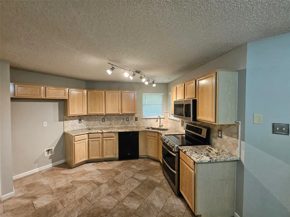 1608 Merritt Drive Mansfield, TX 76063