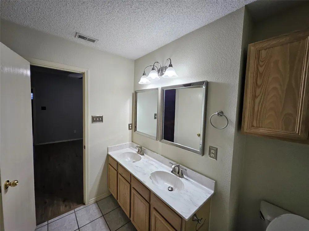 1608 Merritt Drive Mansfield, TX 76063
