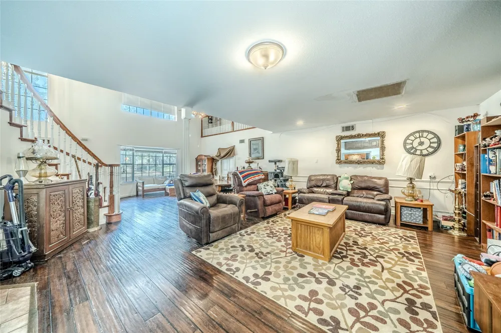 1202 Driftwood Drive Euless, TX 76040