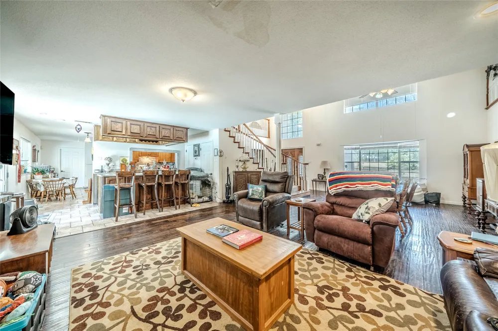 1202 Driftwood Drive Euless, TX 76040