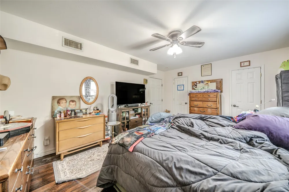 1202 Driftwood Drive Euless, TX 76040