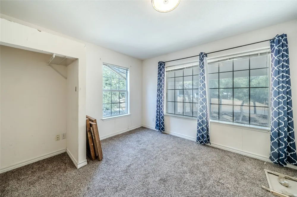 1202 Driftwood Drive Euless, TX 76040