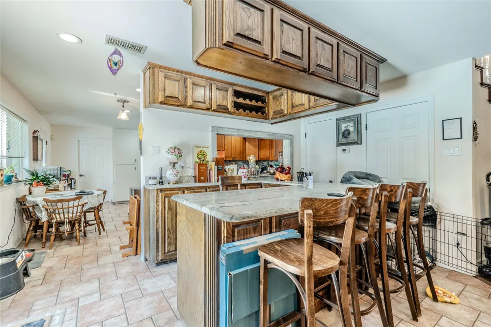 1202 Driftwood Drive Euless, TX 76040