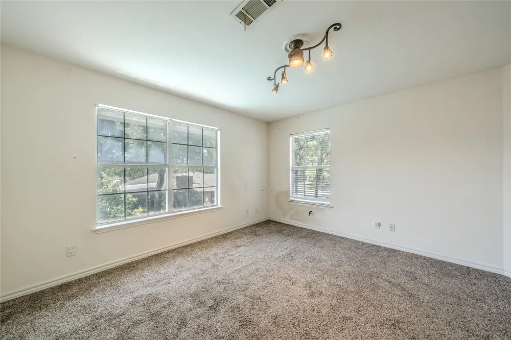 1202 Driftwood Drive Euless, TX 76040