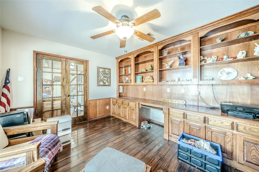 1202 Driftwood Drive Euless, TX 76040