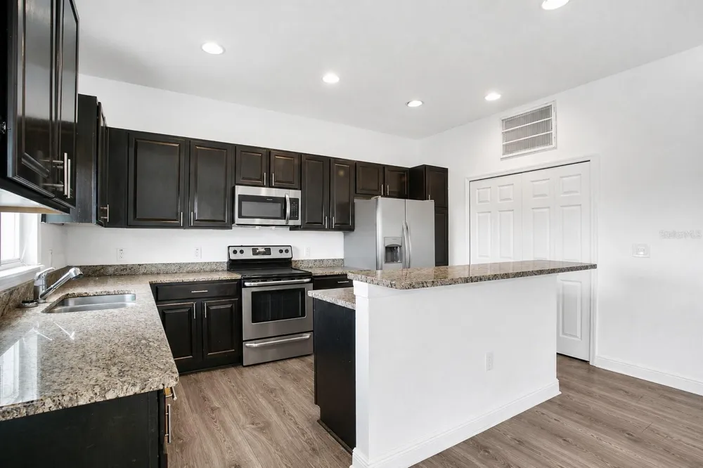 1370 SALISBURY DRIVE Winter Haven, FL 33881