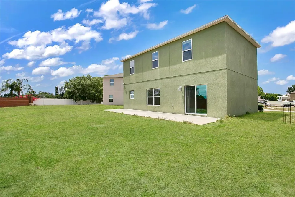 1370 SALISBURY DRIVE Winter Haven, FL 33881