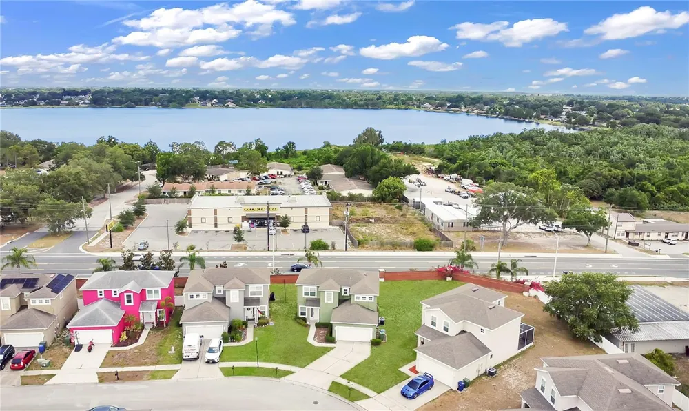 1370 SALISBURY DRIVE Winter Haven, FL 33881