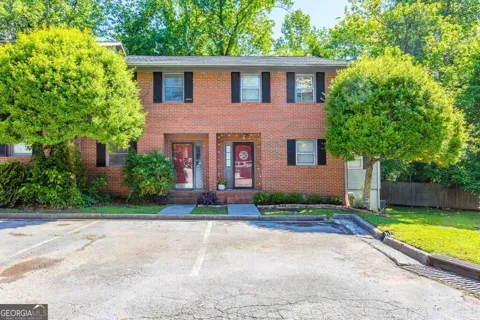 1900 Meadowbrook CIR NW