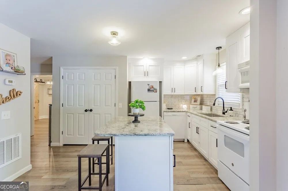 1900 Meadowbrook CIR NW Dalton, GA 30720