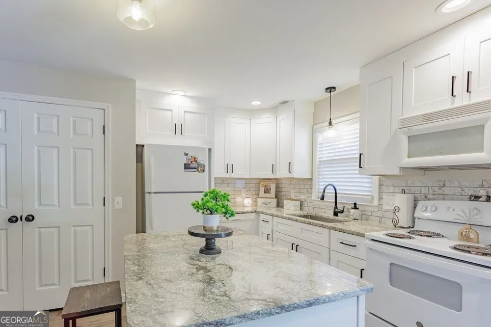 1900 Meadowbrook CIR NW Dalton, GA 30720